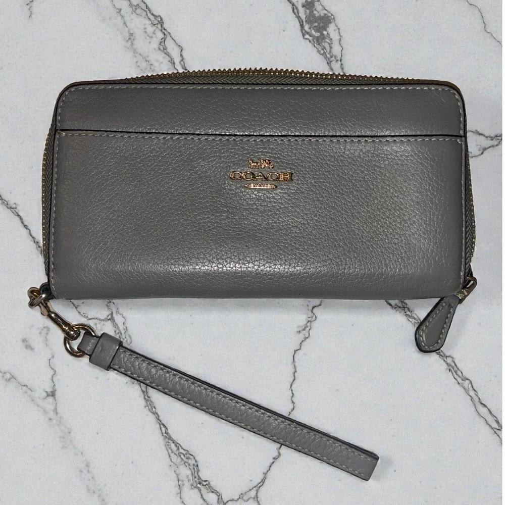 Coach Accordion Zip Wallet & Wristlet Strap Women's Heather Grey Pebbled Leather